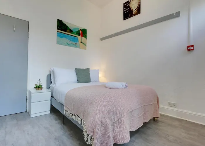 Convenient 1-Bed Apartment - Ideal For Working Away, Free Parking, Pet Friendly, Netflix
