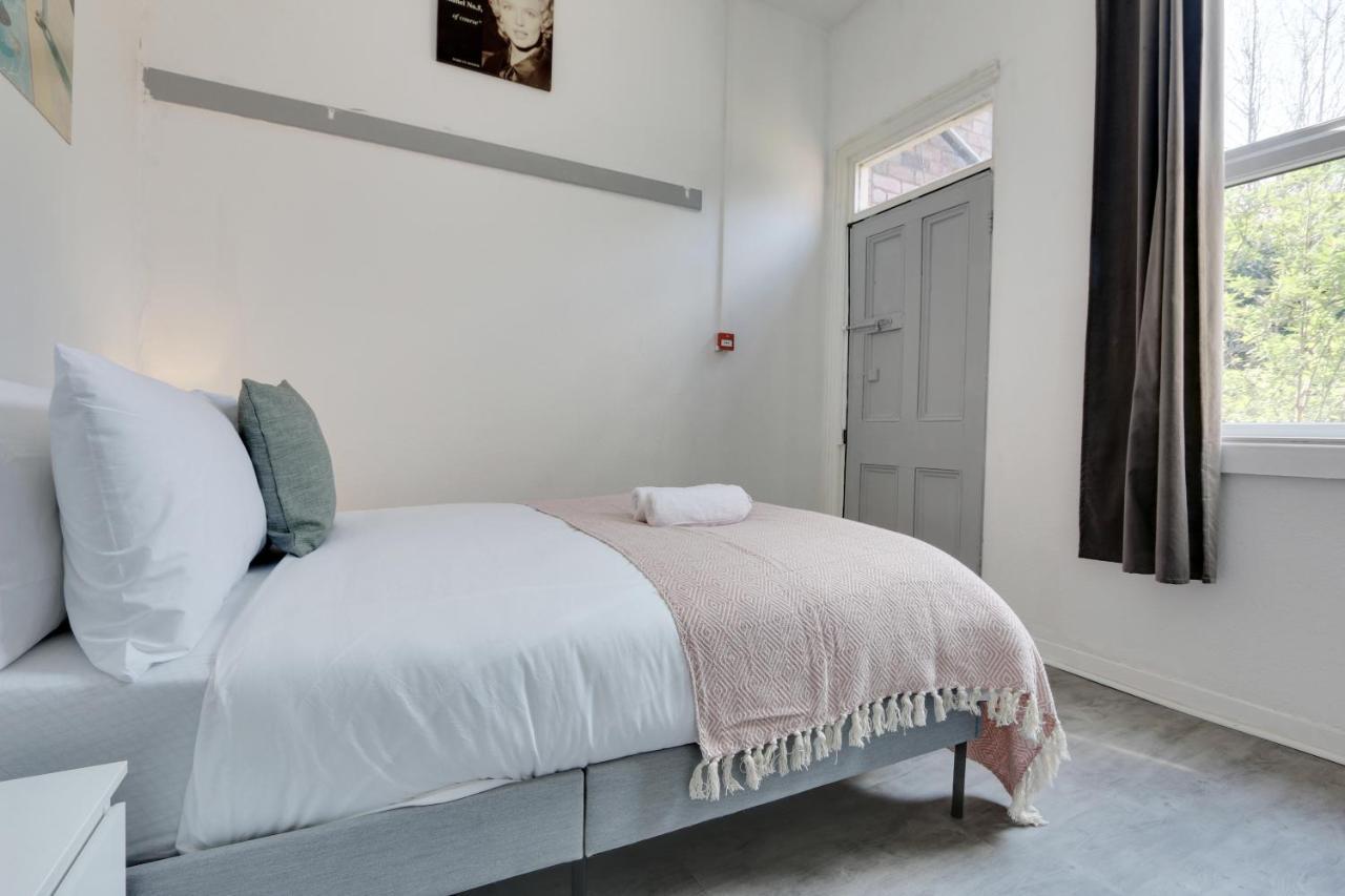 Apartment Convenient 1-bed - Ideal For Working Away, Free Parking, Pet Friendly, Netflix *